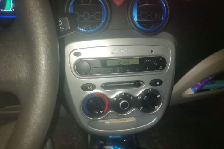 Used JMEV E200L 2018 E200L Standard Model (250 km)