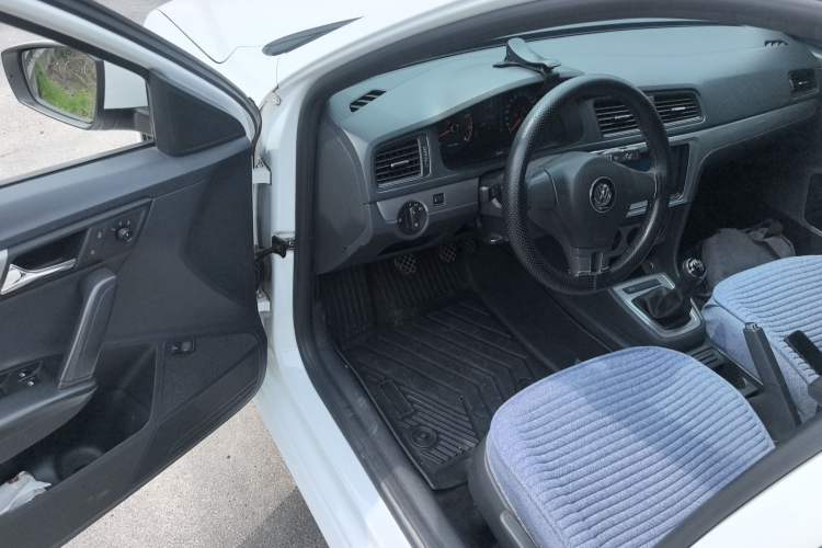 Used Volkswagen Lavida 2013 Revised Classic 1.6L Manual Fashion Edition Driver Seat