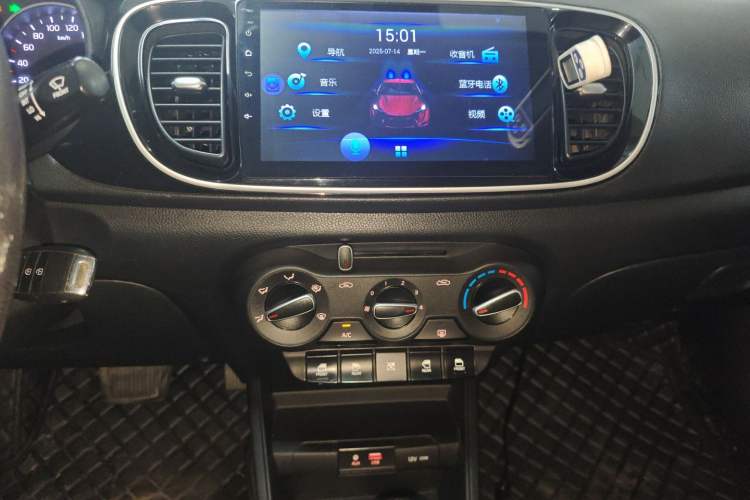 Used Kia Pegas 2017 1.4L Automatic Value Edition Audio And AC Panel