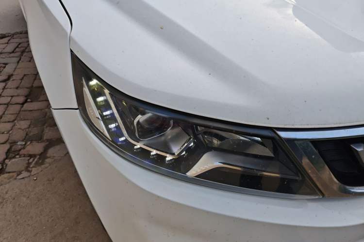 Used Geely Auto Vision X6 2016 1.8L Manual Luxury Model Right Front Headlight