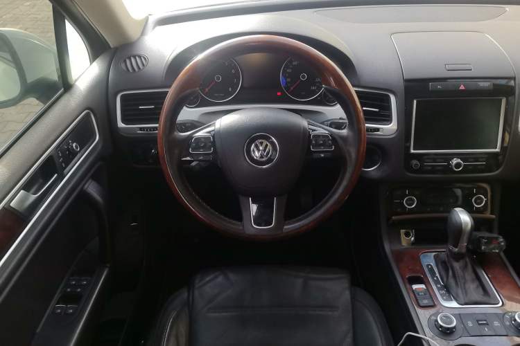 Used Volkswagen Touareg 2014 3.0 TSI New Edition