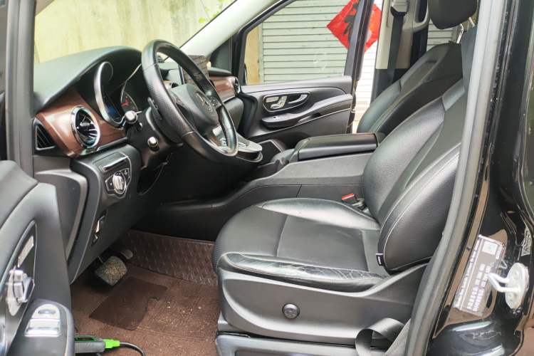 Used Mercedes-Benz V-Class 2021 V 260 Avantgarde Edition Left Front Seat