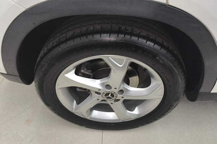 Used Mercedes-Benz GLA 2017 GLA 200 Sport Edition Right Rear Wheel Hub