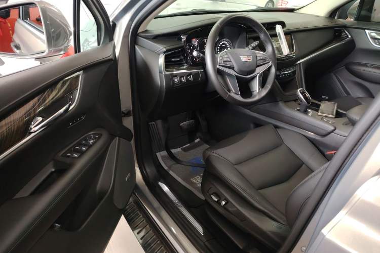 Used Cadillac XT5 2018 25T Luxury Model