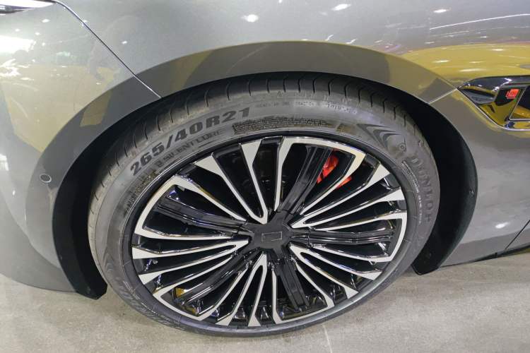 Used Avatr 12 2025 Updated Ultra All-Electric Four-Wheel Drive Exterior 4