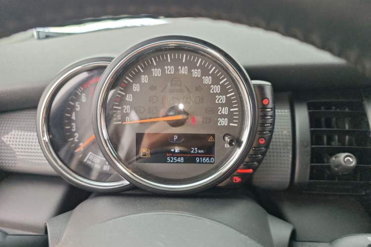 Used MINI 2015 1.5T COOPER Fun Five-Door Edition Instrument Cluster