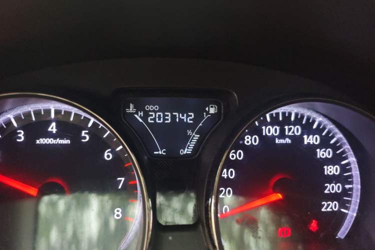 Used Nissan Sunny 2014 1.5XL Manual Deluxe Edition Odometer Close Up