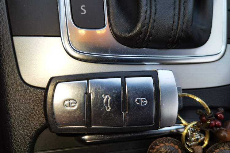 Used Volkswagen Magotan 2013 2.0 TSI Luxury Model Vehicle Key