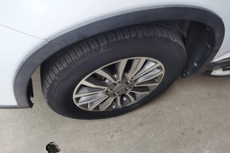 Used Haval H6 2015 Sport Edition 1.5T Automatic Two-Wheel Drive Luxury Model Left Front Wheel Hub