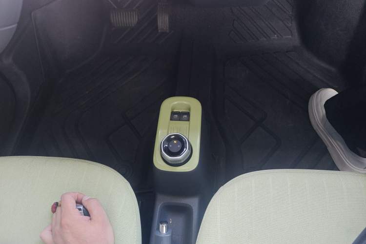 Used Geely Galaxy Panda 2024 Panda Mini 200km Endurance Bear
