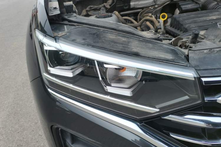 Used Volkswagen Tayron 2022 280TSI Two-Wheel Drive Luxury Smart Connectivity Version Right Front Headlight