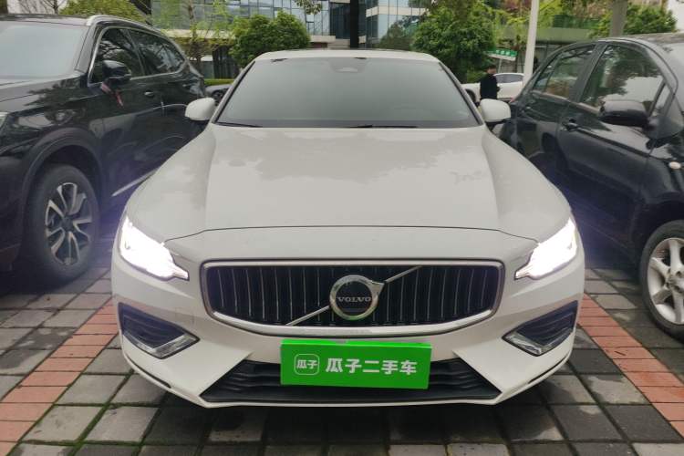 Used Volvo S60 2024 B4 Zhiyi Luxury Edition Front
