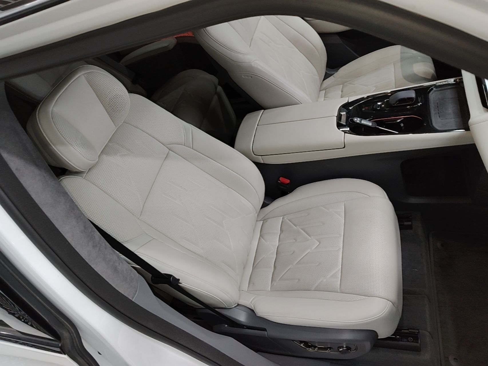 Zeekr 009 2024 7-Seater Walk-Through Version Four-Wheel Drive 108 kWh — снимка 19