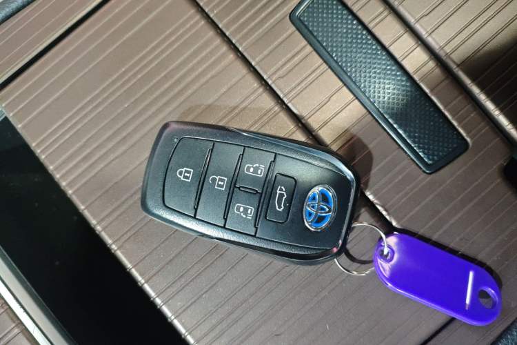 Used Toyota Granvia 2022 2.5L Hybrid Premium Edition