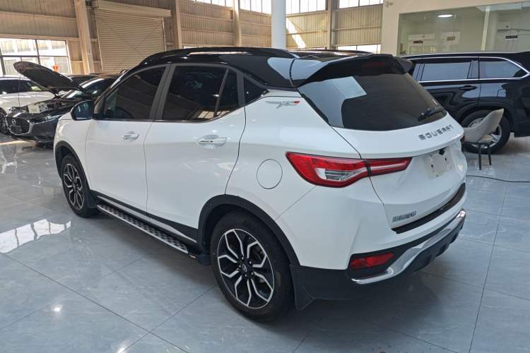 Used Soueast DX5 2021 1.5L Manual Deluxe Upgrade Version
