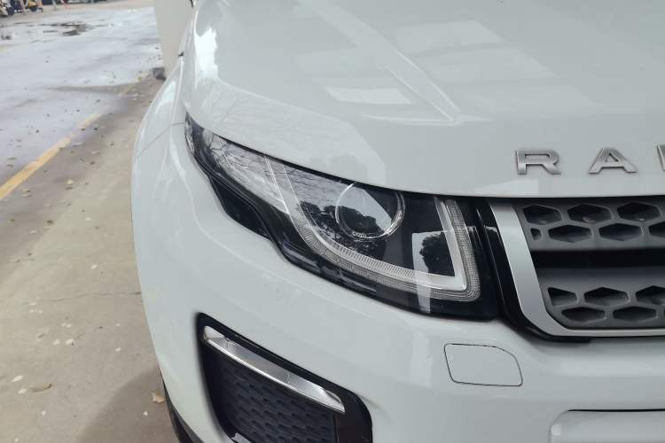 Used Land Rover Range Rover Evoque 2018 240 PS SE Smart Brilliance Edition
