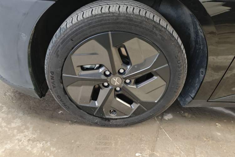 Used XPeng MONA M03 2024 620 with Ultra-Long Range Left Front Wheel Hub