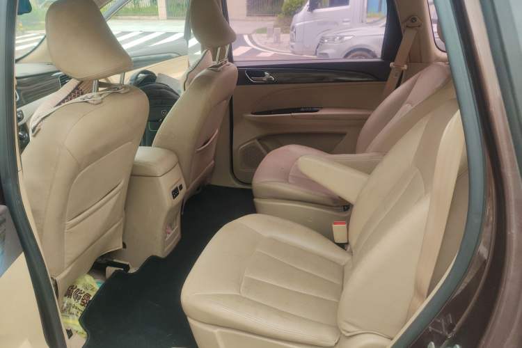 Used Baojun 730 2016 1.8L Manual Luxury Edition 7 Seats