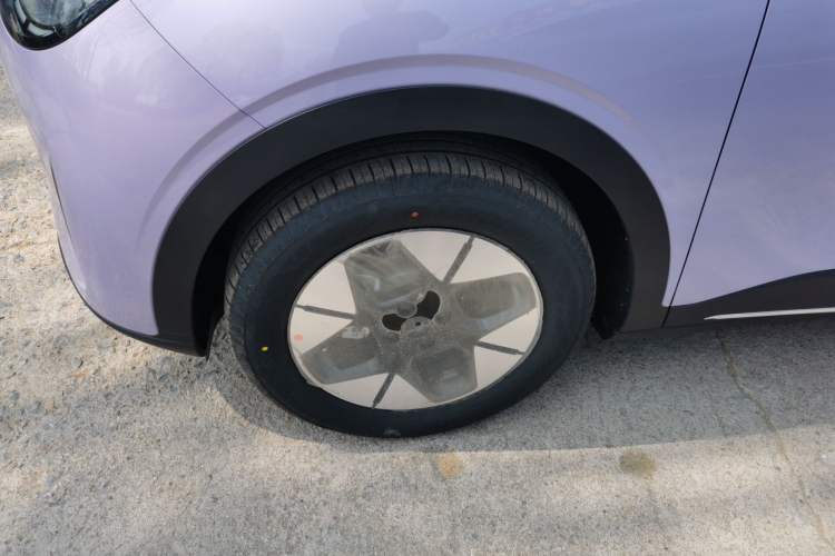 Used Geely Galaxy Geome 2026 Model 310km Dream Edition Left Front Wheel Hub