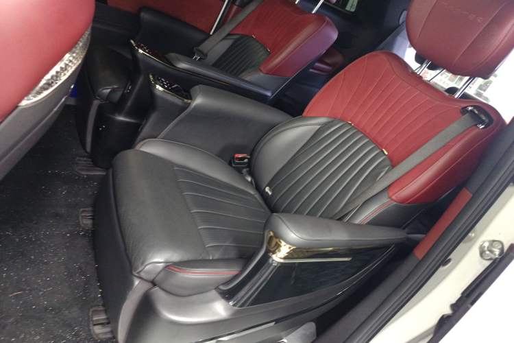 Used GAC Trumpchi M8 2023 Zongshi Series Dual-Motor Flagship Edition Left Rear Seat