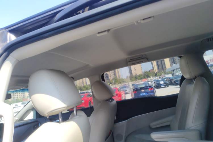 Used Buick GL8 2023 Land Executive Class Smart Enjoyment Model
