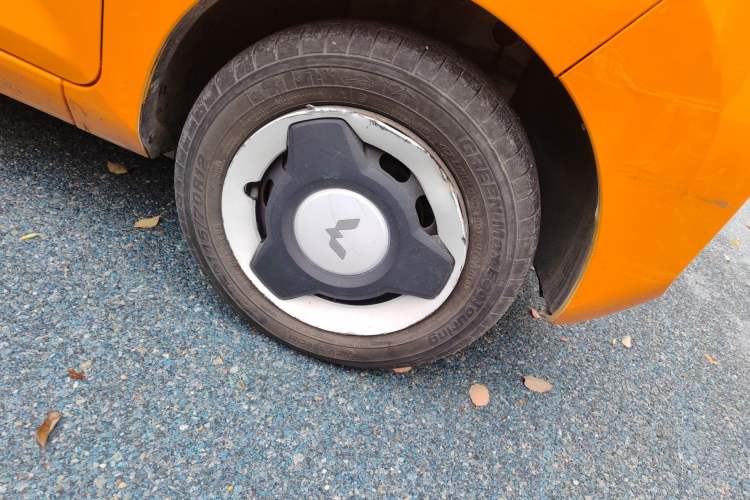 Used Wuling Hongguang MINIEV 2022 Zizai Version Lithium Iron Phosphate Right Front Wheel Hub