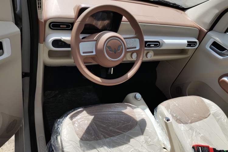 Used Wuling Hongguang MINIEV 2024 3rd Generation 215km Youth Edition
