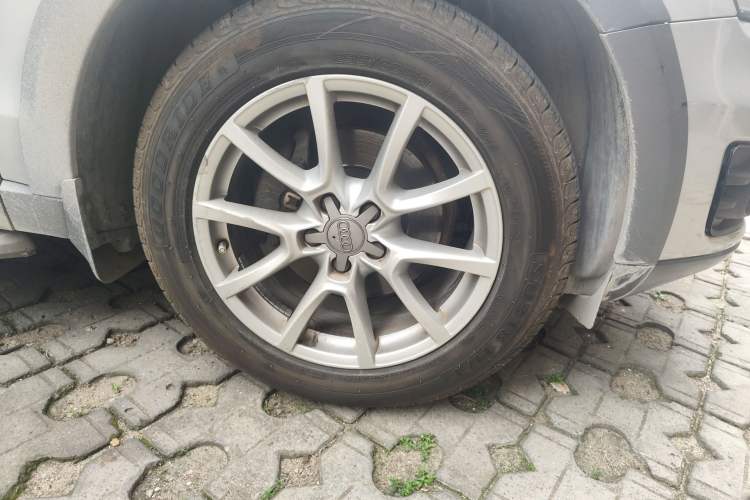 Used Audi Q5 2011 2.0TFSI Comfort Version Right Front Wheel Hub