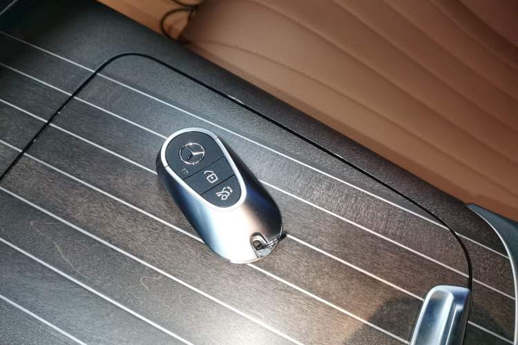 Used Mercedes-Benz E-Class 2025 Facelift E 300 L Premium Edition
