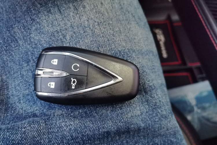 Used CHANGAN OSHAN Z6 2022 Blue Whale 1.5T DCT Smart Edition Vehicle Key