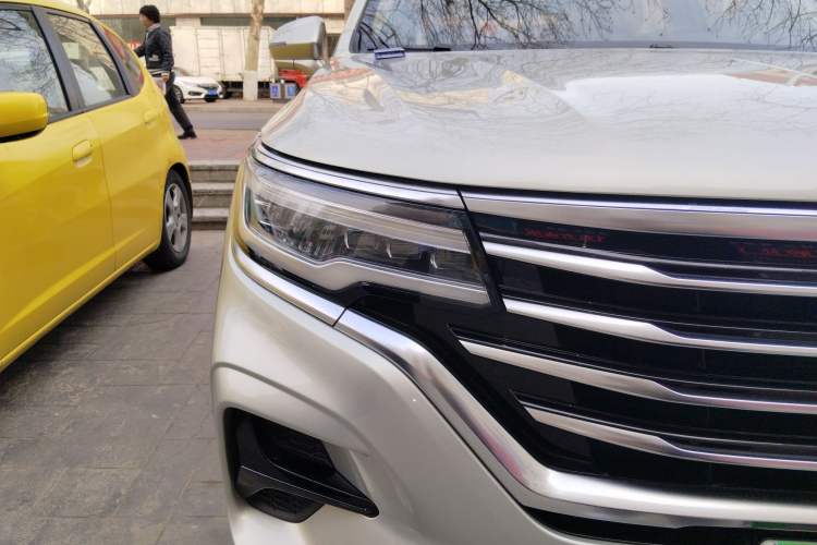 Used Roewe RX5 MAX 2019 300TGI Automatic Smart Cabin Luxury Edition Right Front Headlight