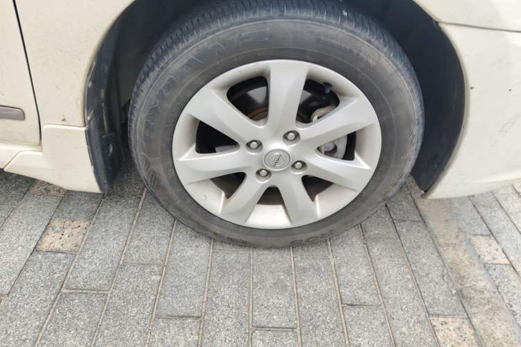 Used Nissan Sylphy 2009 1.6XE Automatic Comfort Edition Right Front Wheel Hub