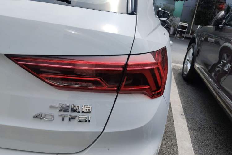 Used Audi Q3 2019 40 TFSI Fashionable and Elegant Model Right Rear Taillight