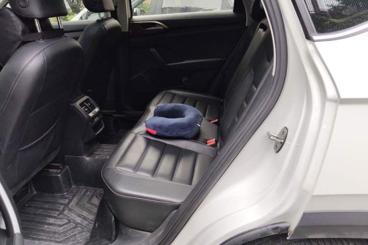 Used Volkswagen Tharu 2020 280TSI Two-Wheel Drive Luxury Plus Version China VI Standard Left Rear Seat