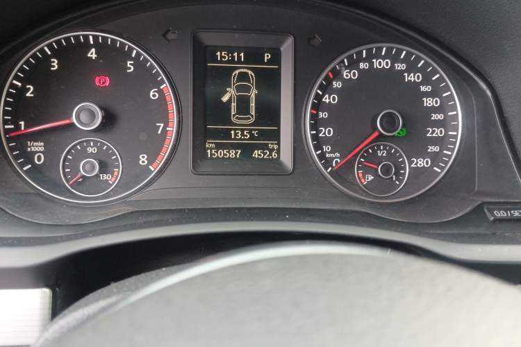 Used Volkswagen Scirocco 2011 2.0 TSI Luxury Edition Odometer Close Up