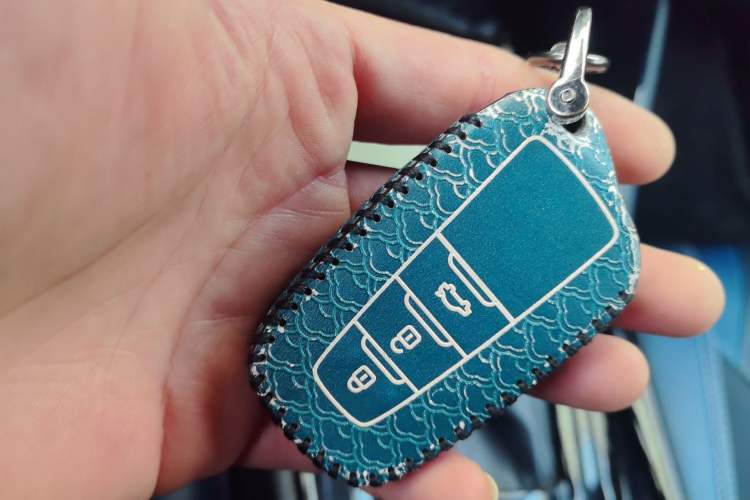 Used Toyota C-HR 2018 2.0L Luxury Edition China VI Standard Vehicle Key