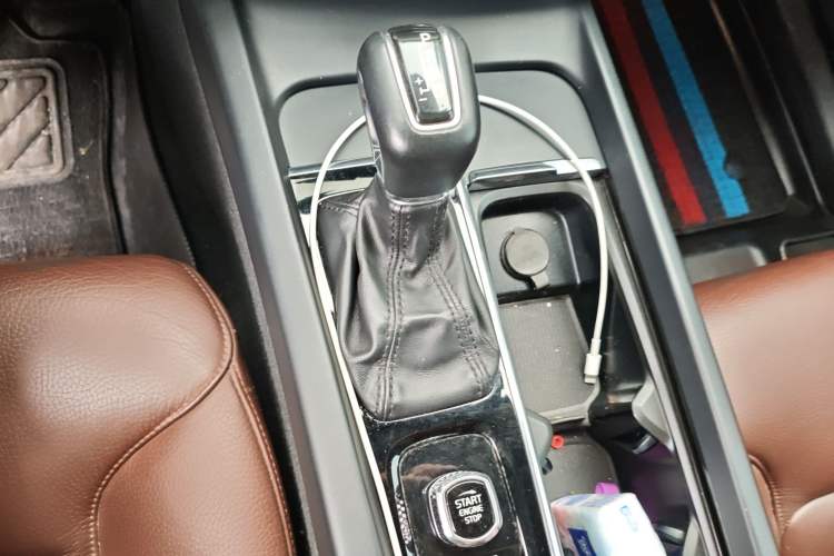 Used Volvo XC60 2019 T5 4x4 Smart Edition China V Standard Gear Lever