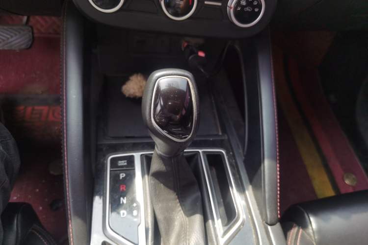 Used Dongfeng Fengon 500 2021 1.5L CVT Enjoyment Version Gear Lever