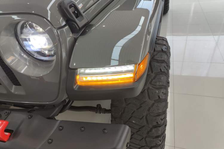 Used Jeep Wrangler 2019 2.0T Sahara Four-Door Version China VI Emission Standard