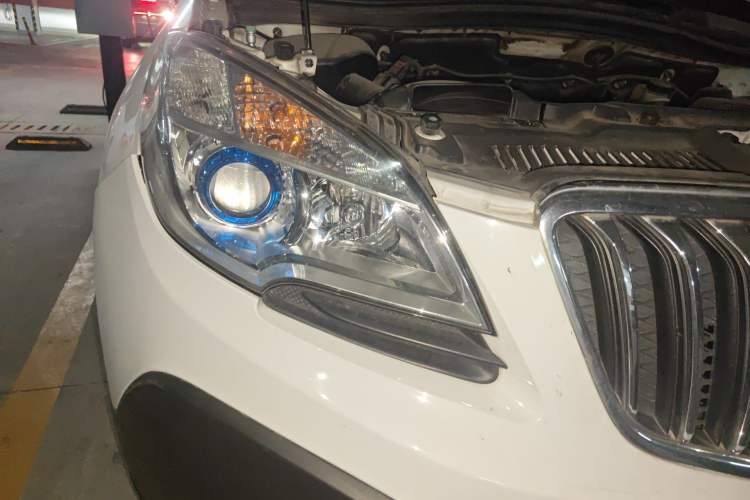 Used Buick Encore 2013 1.4T Automatic All-Wheel Drive Flagship Edition Right Front Headlight