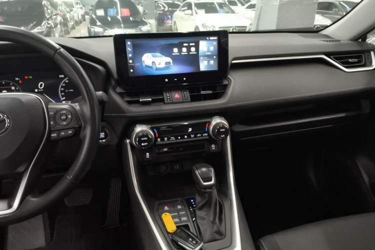 Used Toyota Wildlander 2023 2.0L CVT Four-Wheel Drive Luxury PLUS Edition Audio And AC Panel