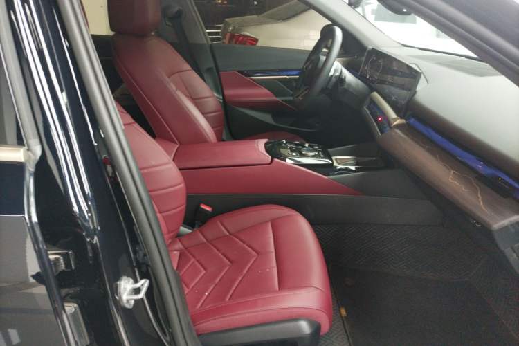 Used BMW 5 Series 2024 530Li Leading Model M Sport Package Right Front Seat