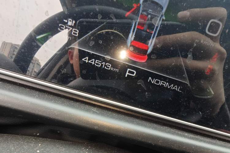 Used ORA Good Cat GT 2023 Mulan Edition 401km Luxury Version Odometer Close Up