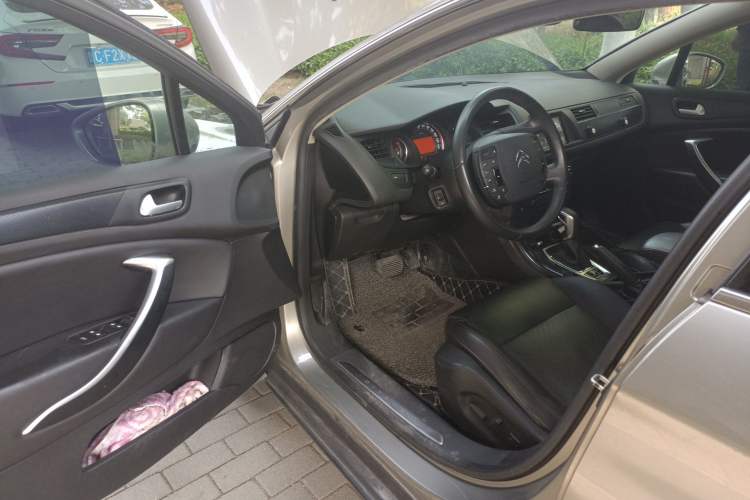 Used Citroen C5 2014 1.6T Automatic Luxury Model
