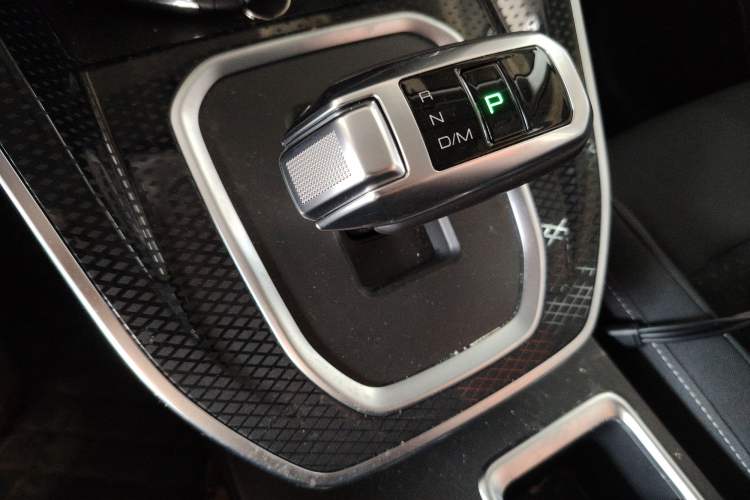 Used Haval M6 2021 PLUS 1.5T DCT Elite Smart Connectivity Model Gear Lever