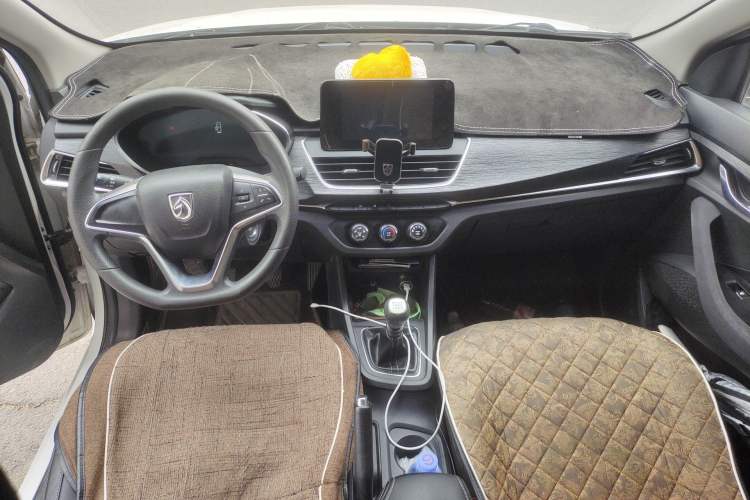 Used Baojun 360 2019 1.5L Manual Elite Version China VI Center Console