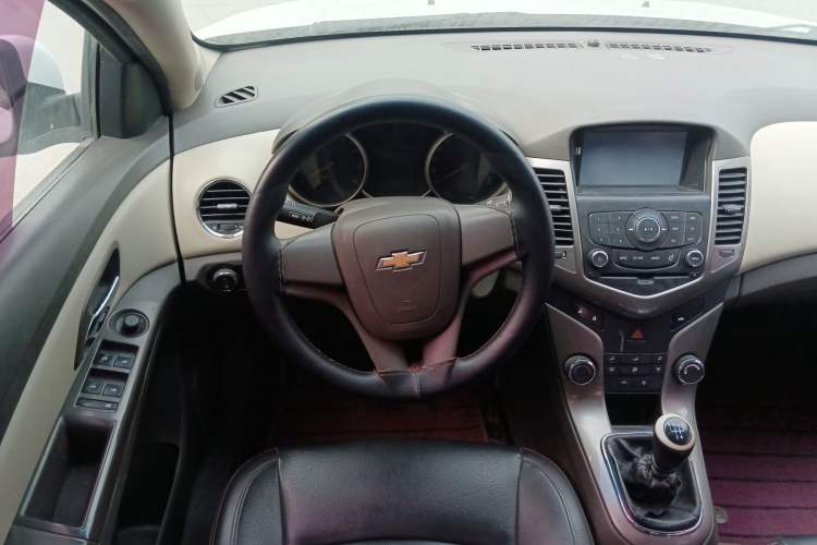 Used Chevrolet Cruze 2015 1.5L Classic SE MT
