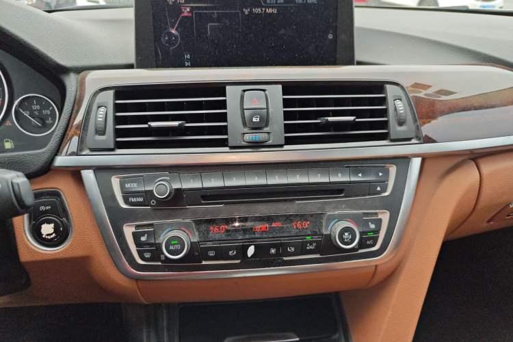 Used BMW 3 Series 2015 320Li Luxury Design Package Premium Edition Audio And AC Panel