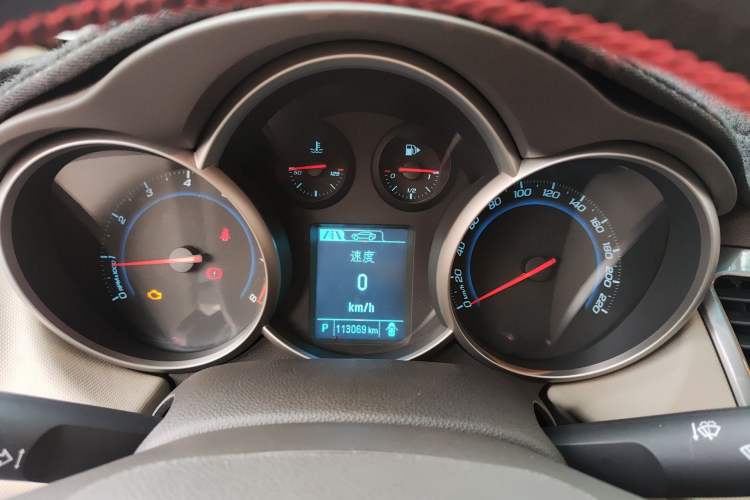 Used Chevrolet Cruze 2015 1.5L Classic SE AT Instrument Cluster