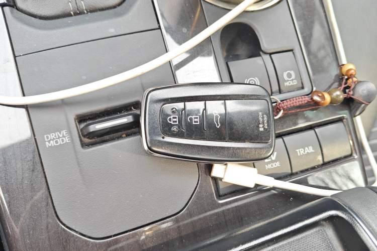 Used Toyota Crown Kluger 2021 2.5L HEV Four-Wheel Drive Premium Edition Vehicle Key